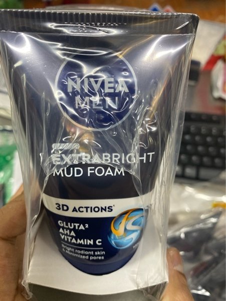 Sữa rửa mặt Nivea extra bright mud 100ml
