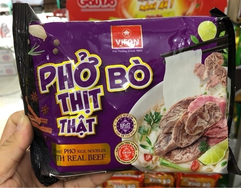 Phở bò Vifon có thịt thật gói 90g (Thùng 20 gói)