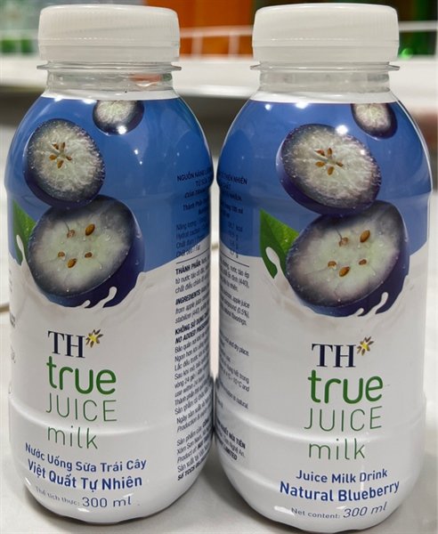 Nước Uống STC TH True Juice Milk Hương Việt Quất Chai 300Ml (lốc)