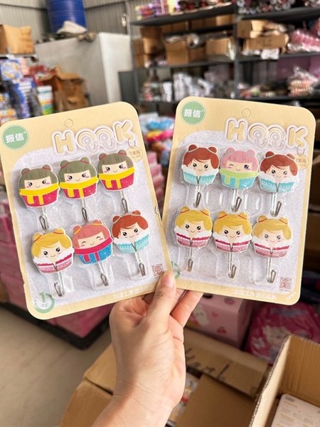 Móc dính tường 6C mã 9823 (cái)