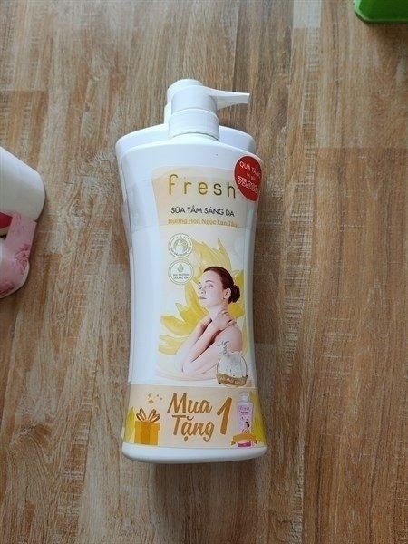 SỮA TẮM FRESH SÁNG DA HƯƠNG HOA TỬ LINH LAN 1,2KG+ST 320G