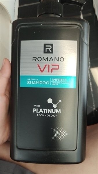 Romano dầu gội Vip 650g kẹp lăn