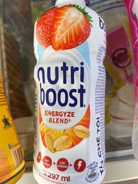 Nutri Boost dâu 1L (Lốc 6 chai)