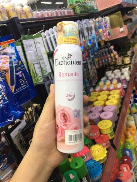 Xịt khử mùi Enchanteur 150ml (Chai)
