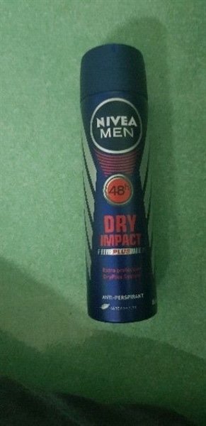 Xịt khử mùi Nivea nam Dry impact 150ml (Chai)