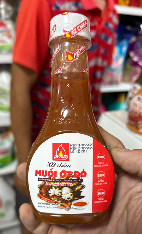 Xốt chấm muối ớt đỏ AZchef 210g (Chai)