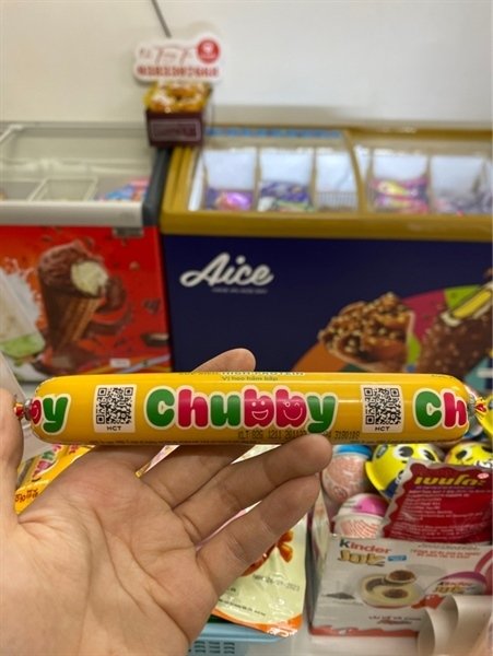 XÚC XÍCH CHUBBY high protein heo hầm bắp 82G (Cái)