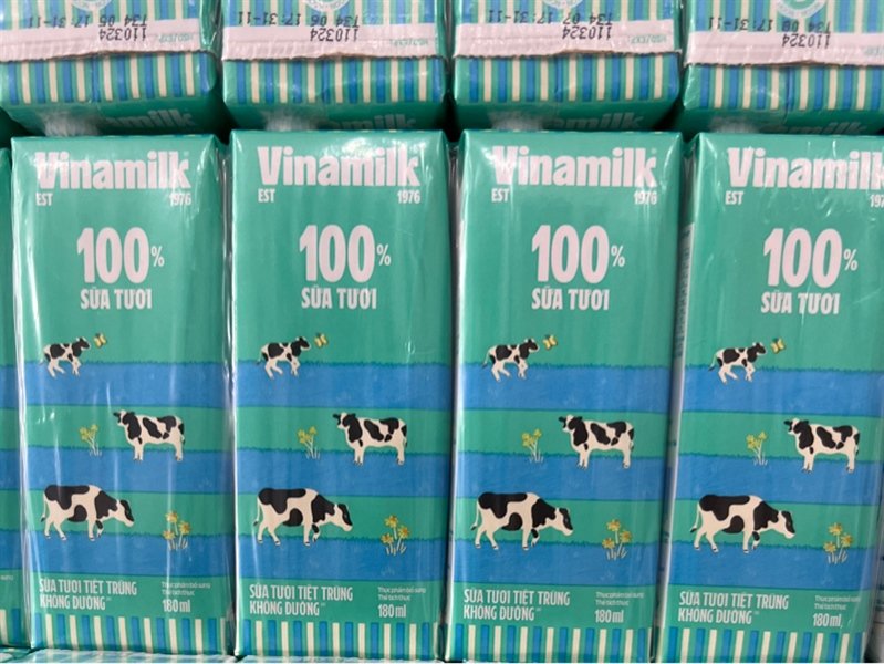 Sữa Tươi 100% Vinamilk Không Đường lốc 4 hộp 180Ml (Hộp)