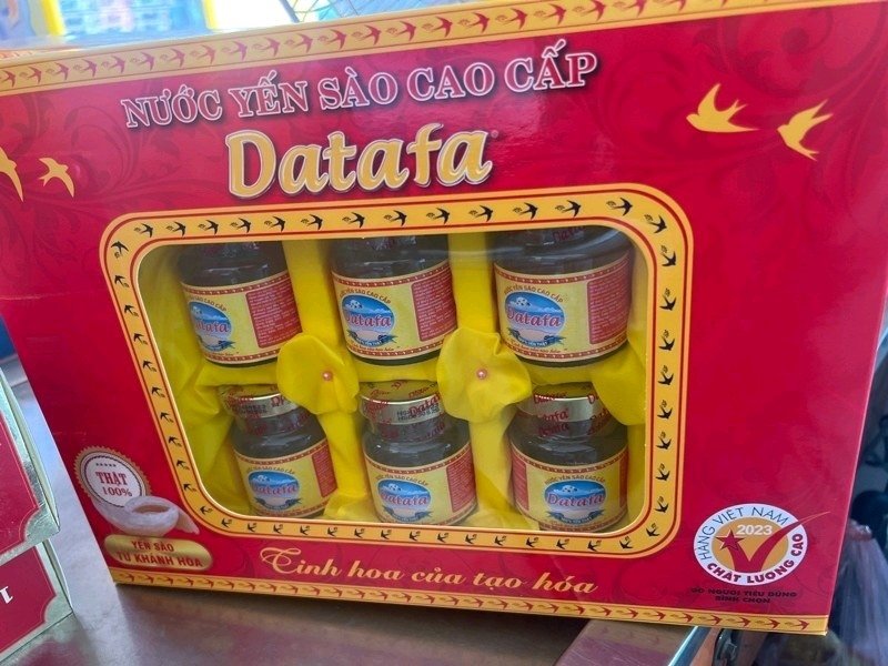 Yến sào datafa có đường hộp quà 70ml (Hộp 6 lọ)