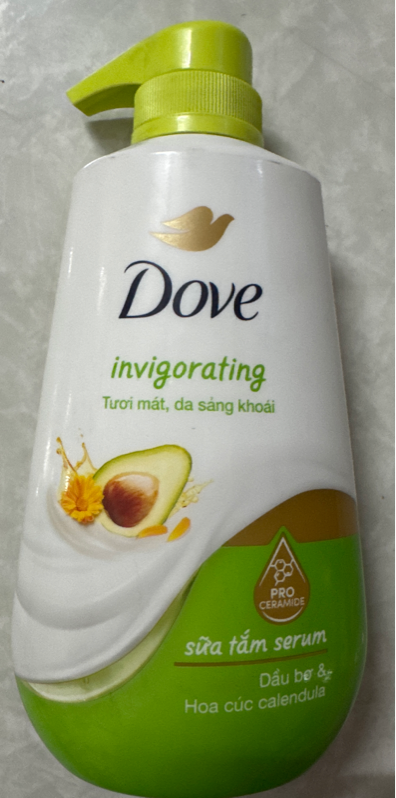 Sữa tắm Dove dầu bơ hoa cúc 500g (Chai)