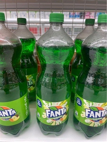 Nước ngọt có ga Fanta hương soda kem trái cây chai 1500ML (lốc)