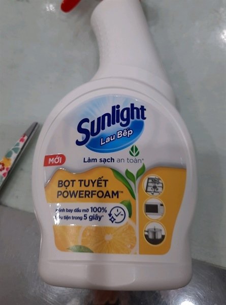 Sunlight lau bếp bọt tuyết (Chai)
